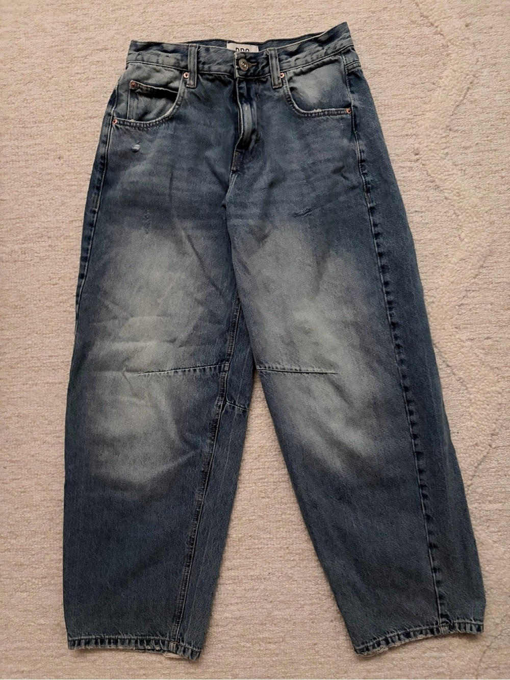 BDG Urban Outfitters barrel buckle jeans 27 EUC